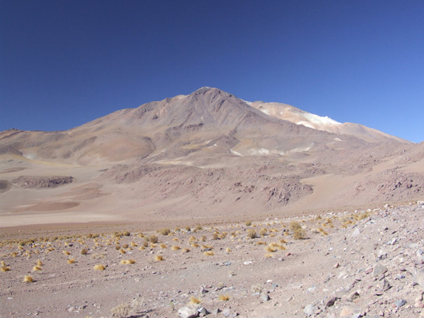 del Azufre from near the mining settlement of Ascotan on the road to Ollague.