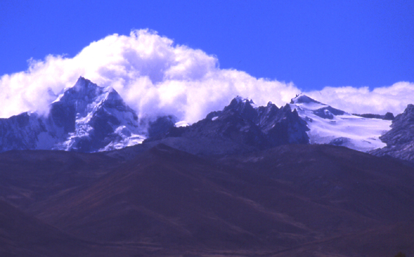 Approaching Pongos from the west.