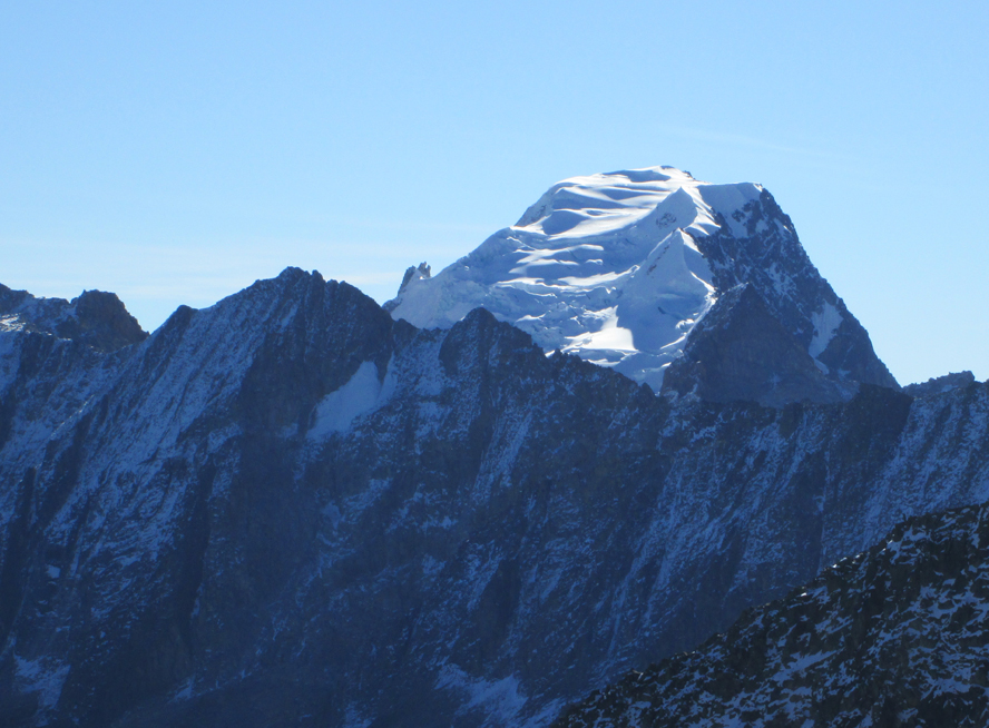 Reina from the north slopes of Pico Colon.